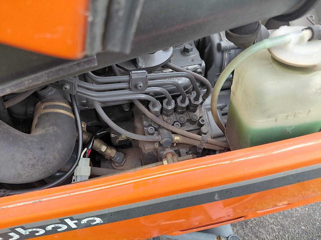 Kubota gt3 vierwielaangedreven minitractor - afbeelding 5 van  14
