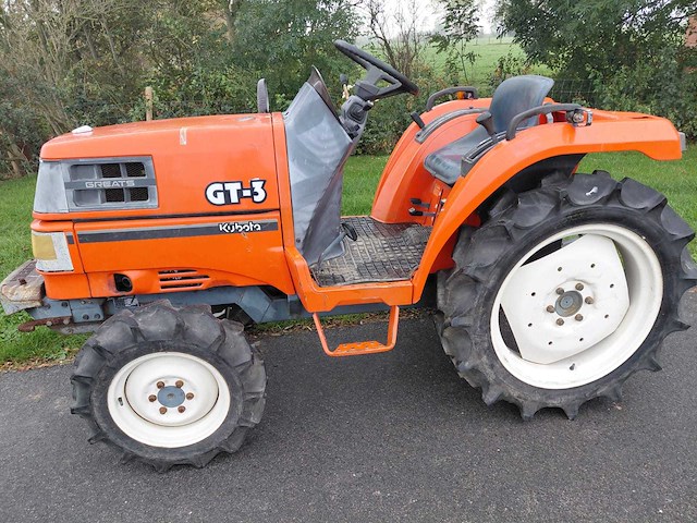 Kubota gt3 vierwielaangedreven minitractor - afbeelding 1 van  14