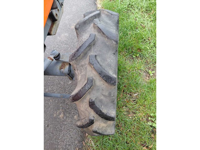 Kubota gt3 vierwielaangedreven minitractor - afbeelding 14 van  14