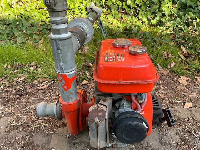 Kubota ks200 waterpomp - afbeelding 4 van  4