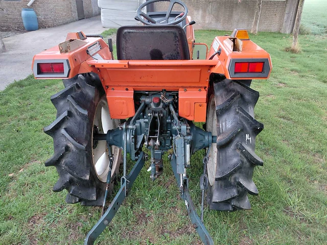 Kubota l1-18 minitractor - afbeelding 9 van  14