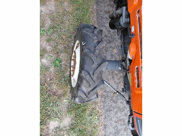 Kubota l1-18 vierwielaangedreven minitractor met grondfrees - afbeelding 11 van  20