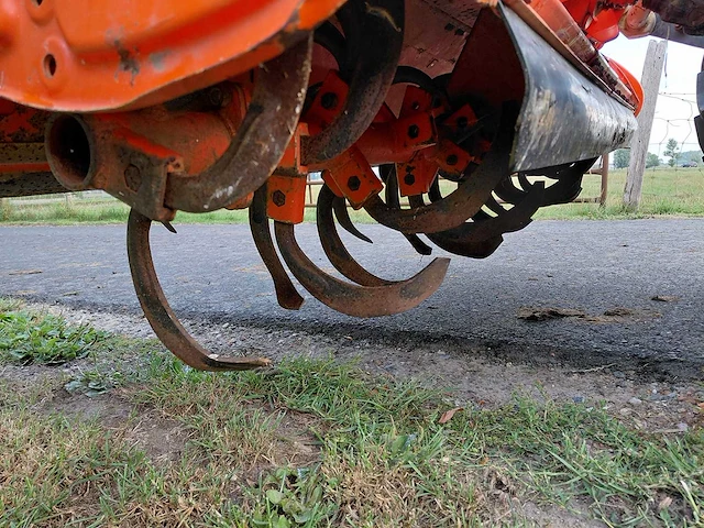Kubota l1-18 vierwielaangedreven minitractor met grondfrees - afbeelding 20 van  20