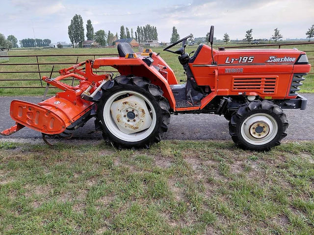 Kubota l1-18 vierwielaangedreven minitractor met grondfrees - afbeelding 3 van  20
