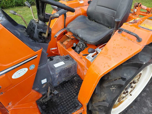 Kubota l1-18 vierwielaangedreven minitractor met grondfrees - afbeelding 5 van  20