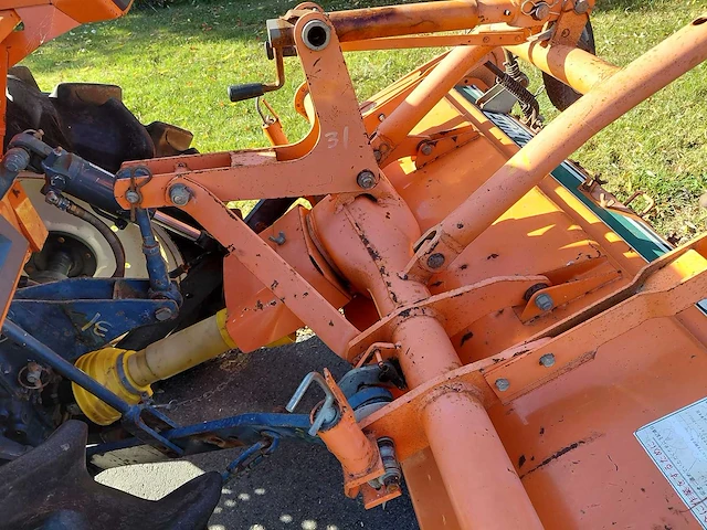 Kubota l1-18 vierwielaangedreven minitractor met grondfrees - afbeelding 7 van  18