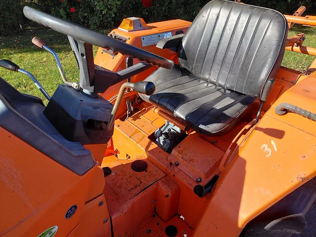Kubota l1-18 vierwielaangedreven minitractor met grondfrees - afbeelding 14 van  18