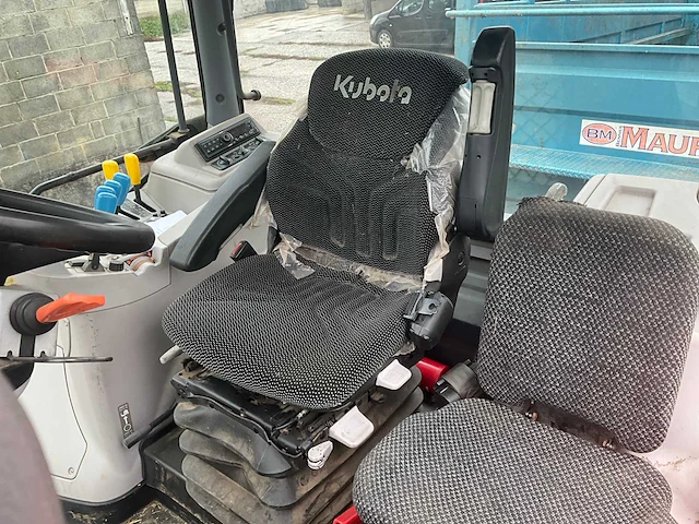 Kubota m7131 4wd landbouw tractor - afbeelding 2 van  32