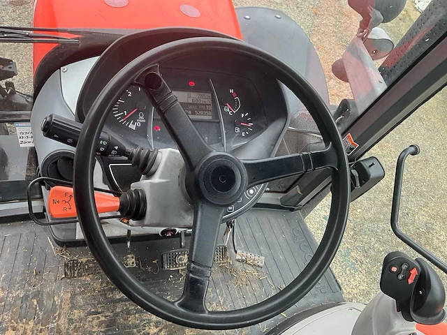 Kubota m7131 4wd landbouw tractor - afbeelding 3 van  32