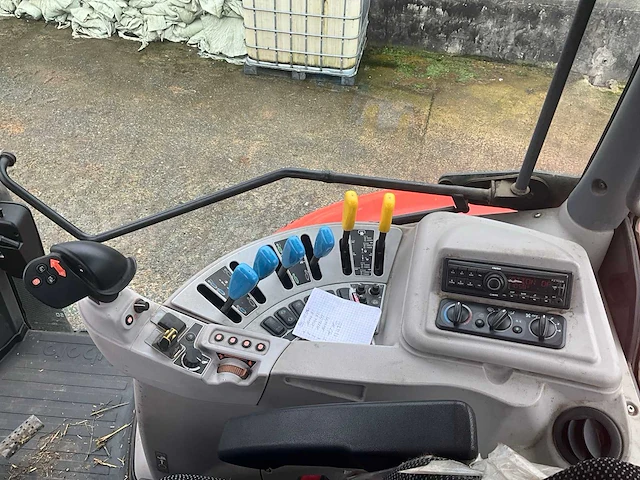 Kubota m7131 4wd landbouw tractor - afbeelding 5 van  32