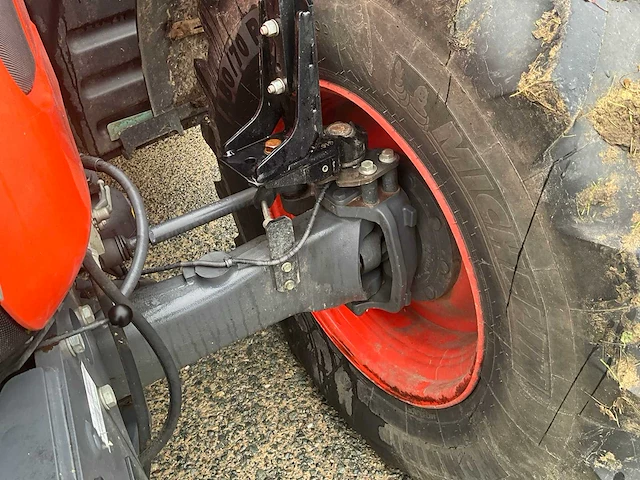 Kubota m7131 4wd landbouw tractor - afbeelding 13 van  32