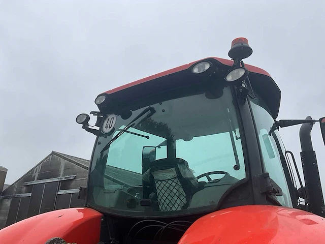 Kubota m7131 4wd landbouw tractor - afbeelding 18 van  32