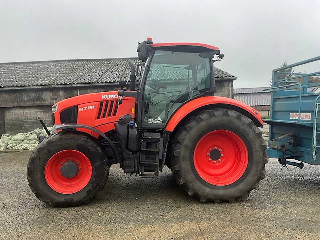 Kubota m7131 4wd landbouw tractor - afbeelding 12 van  32