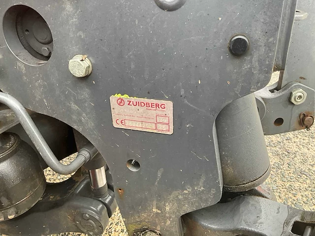 Kubota m7131 4wd landbouw tractor - afbeelding 26 van  32