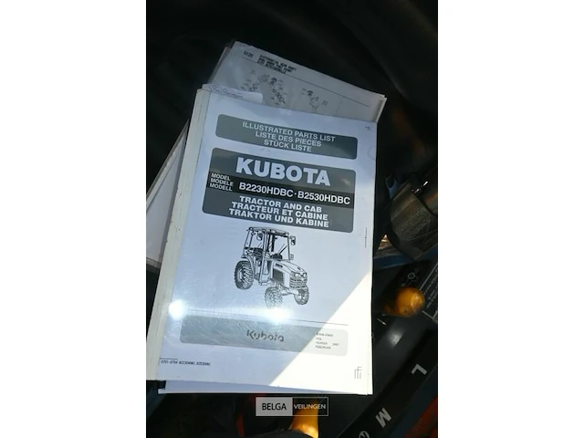 Kubota mini-landbouwtractor - afbeelding 8 van  23