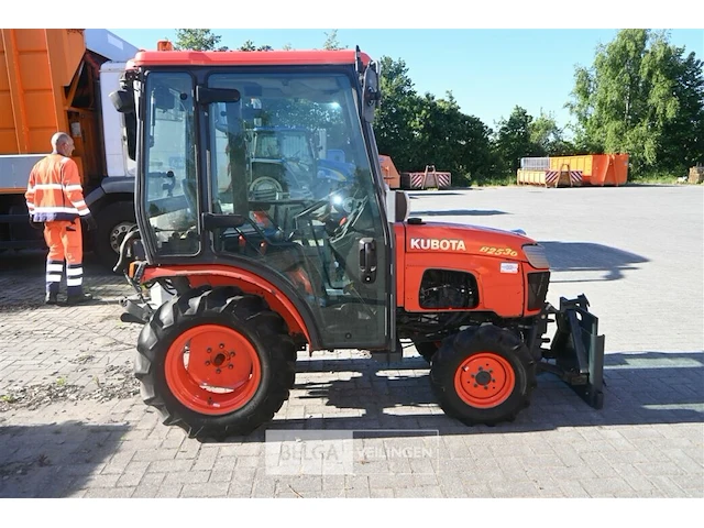 Kubota mini-landbouwtractor - afbeelding 9 van  23