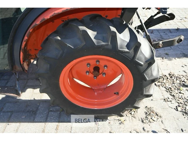 Kubota mini-landbouwtractor - afbeelding 13 van  23