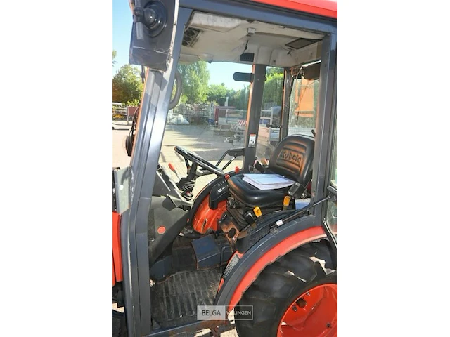 Kubota mini-landbouwtractor - afbeelding 19 van  23