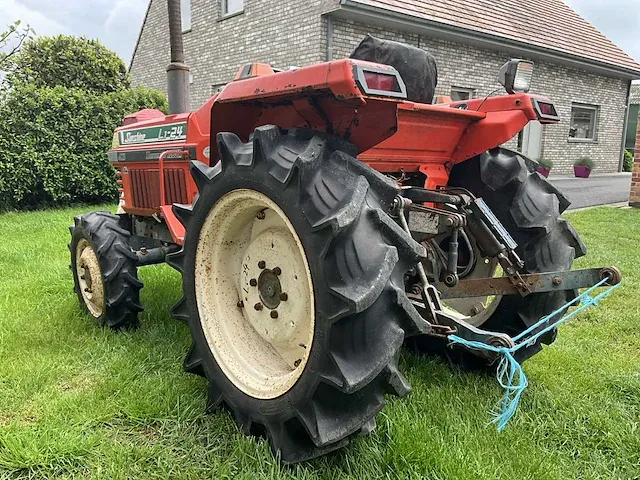 Kubota monroematic l1-24 minitractor - afbeelding 15 van  17