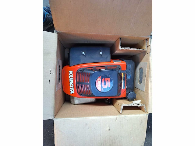 Kubota motor - afbeelding 1 van  4