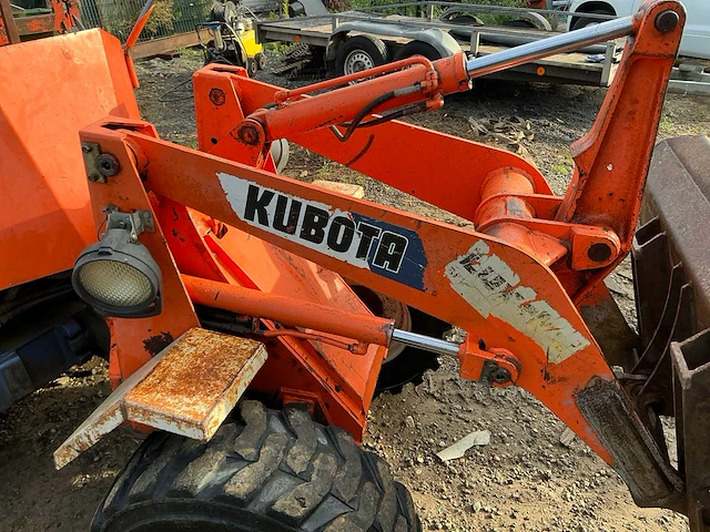 Kubota r310 met backhoe shovel - afbeelding 7 van  39