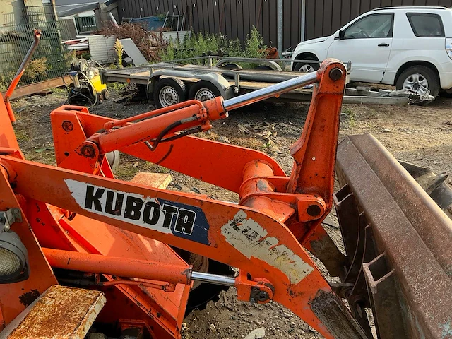 Kubota r310 met backhoe shovel - afbeelding 8 van  39