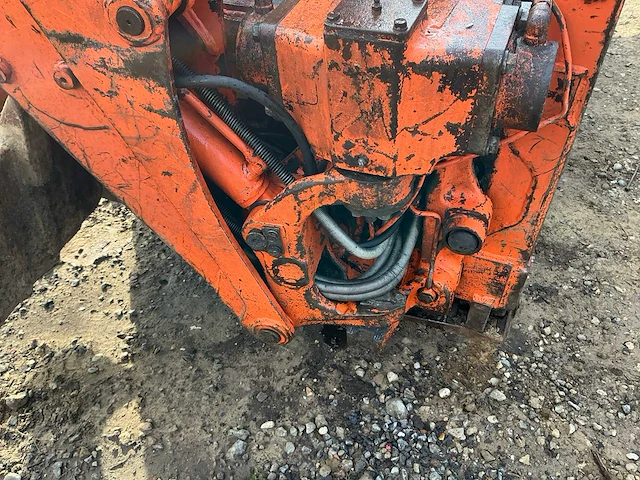 Kubota r310 met backhoe shovel - afbeelding 17 van  39
