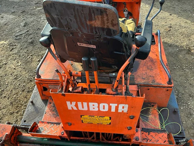 Kubota r310 met backhoe shovel - afbeelding 19 van  39
