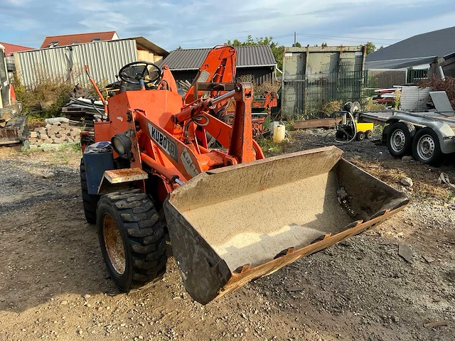 Kubota r310 met backhoe shovel - afbeelding 37 van  39