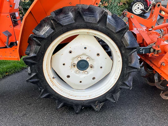 Kubota sunshine l1-18 minitractor met grondfrees - afbeelding 4 van  22