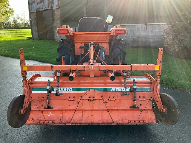 Kubota sunshine l1-18 minitractor met grondfrees - afbeelding 19 van  22
