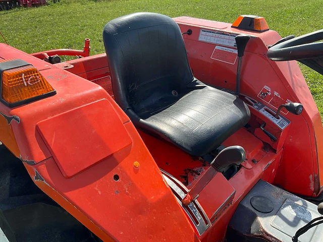 Kubota sunshine l1-215d minitractor met grondfrees - afbeelding 9 van  23