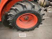 Kubota tractor met schaaf en strooier - afbeelding 14 van  22
