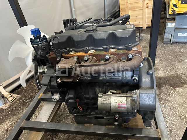 Kubota v2403 motor - afbeelding 1 van  8