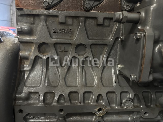 Kubota v2403 motor - afbeelding 2 van  8