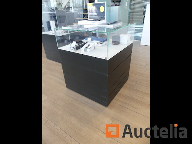 Kubuskast vitrine - afbeelding 1 van  3