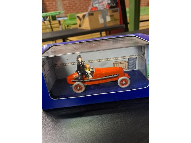 Kuifje auto de rode racewagen uit (de sigaren van de farao) - afbeelding 4 van  4