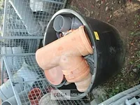 Kuip met pvc hulpstukken - afbeelding 1 van  5