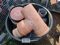 Kuip met pvc hulpstukken - afbeelding 2 van  5