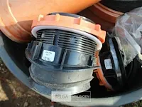 Kuip met pvc hulpstukken - afbeelding 5 van  5
