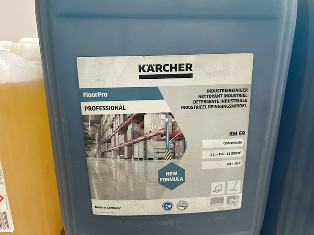 Kuismachine karcher b140 r professional - inclusief producten - afbeelding 8 van  17