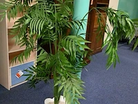 Kunst palmboom in pot - afbeelding 1 van  1