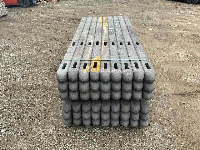 Kunstof 10x10 2m10 tuinpalen (54x) - afbeelding 3 van  4