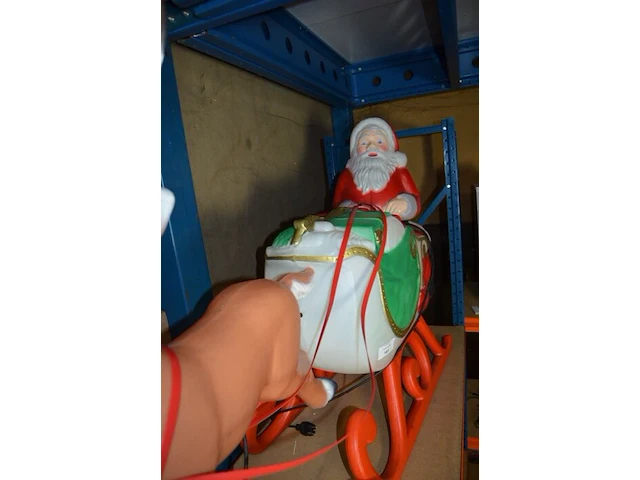 Kunstof kerstman in slee afm. 1,50m - afbeelding 6 van  6