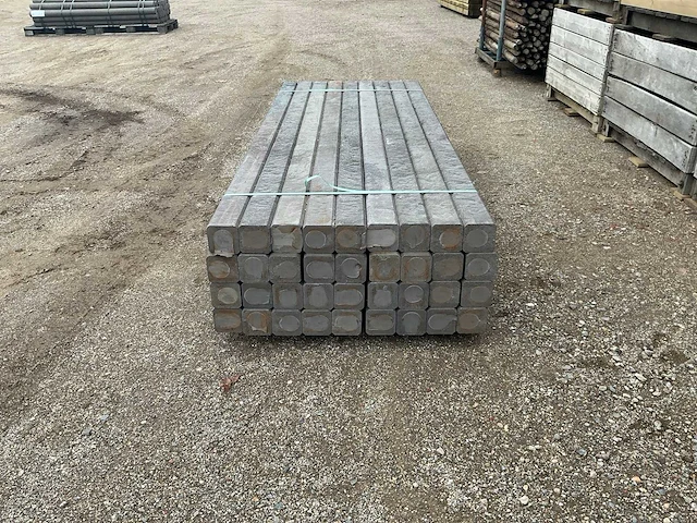 Kunststof 10x10 2m40 tuinpalen (27x) - afbeelding 2 van  5