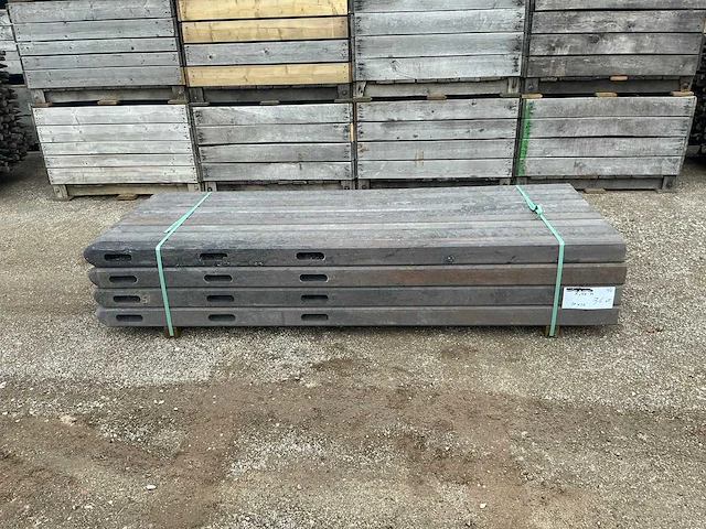 Kunststof 10x10 2m40 tuinpalen (36x) - afbeelding 1 van  3