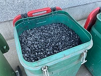 Kunststof afvalcontainer gevuld met steenkool 4 stuks - afbeelding 1 van  10