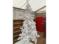 Kunststof kerstboom. - afbeelding 1 van  2