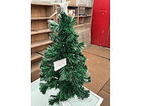 Kunststof kerstboom. - afbeelding 2 van  2
