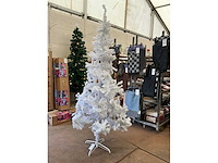 Kunststof kerstboom. - afbeelding 1 van  2